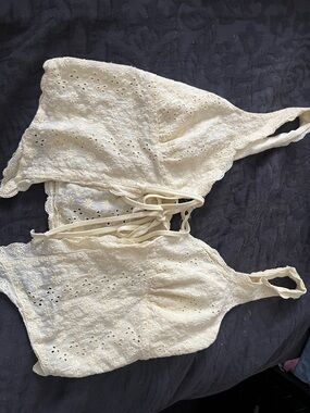 Yellow lace Aeropostale top